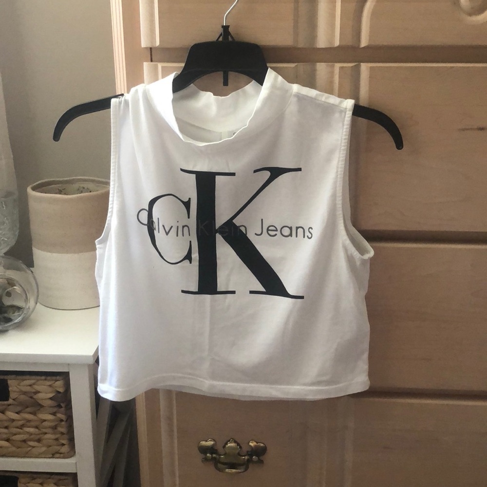 Calvin Klein Crop Top